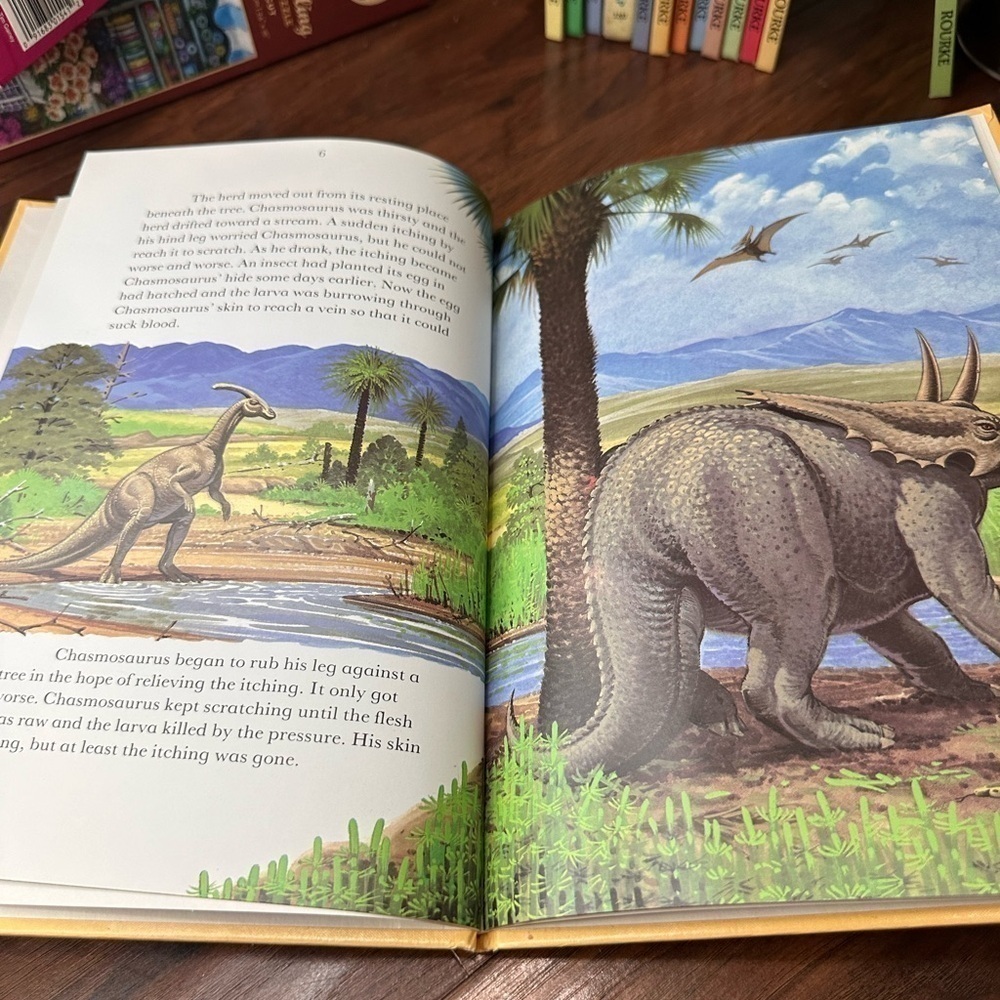 Chasmosaurus Book - Picture 6 of 6